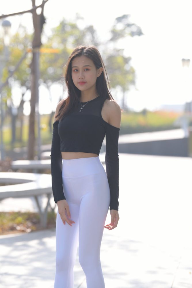 穿紧身白裤的端庄女孩 J1436 674P1V-22.2GB-婷美图