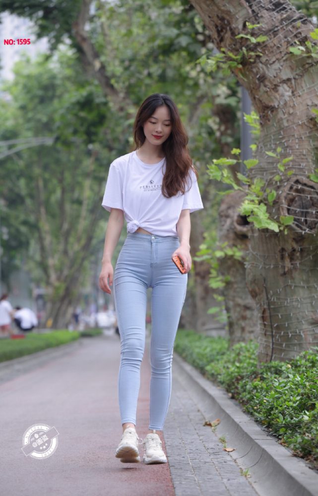 个子非常高的紧身牛仔裤女孩J2065 879P1V-25.5GB-婷美图