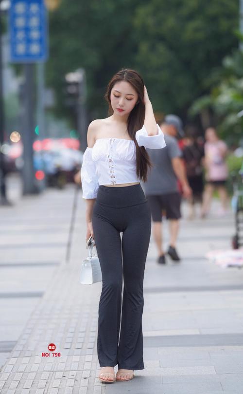身材非常哇塞的瑜伽裤女孩  J1333 521P6V-21.6GB-婷美图