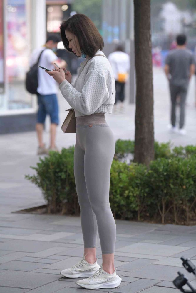 身材很好的短发瑜伽裤姑娘【157P】04015-婷美图