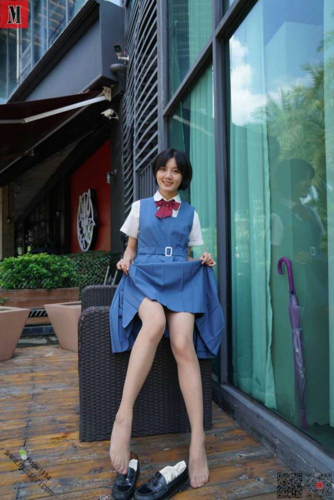 一副学生模样的短发姑娘【112P】20023-婷美图