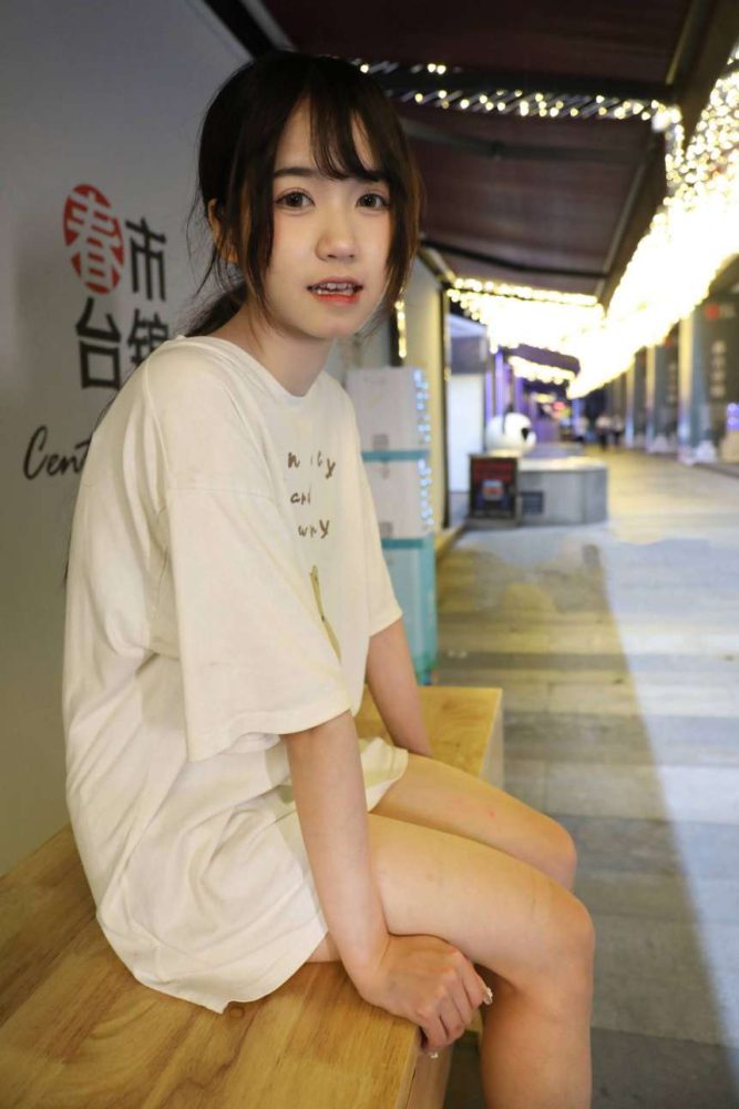 喜欢玩电竞的双马尾粉红女孩【65P】20026-婷美图