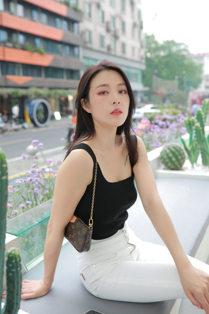 非常漂亮的白色紧身裤女孩J2055 895P2V-24.5GB-婷美图