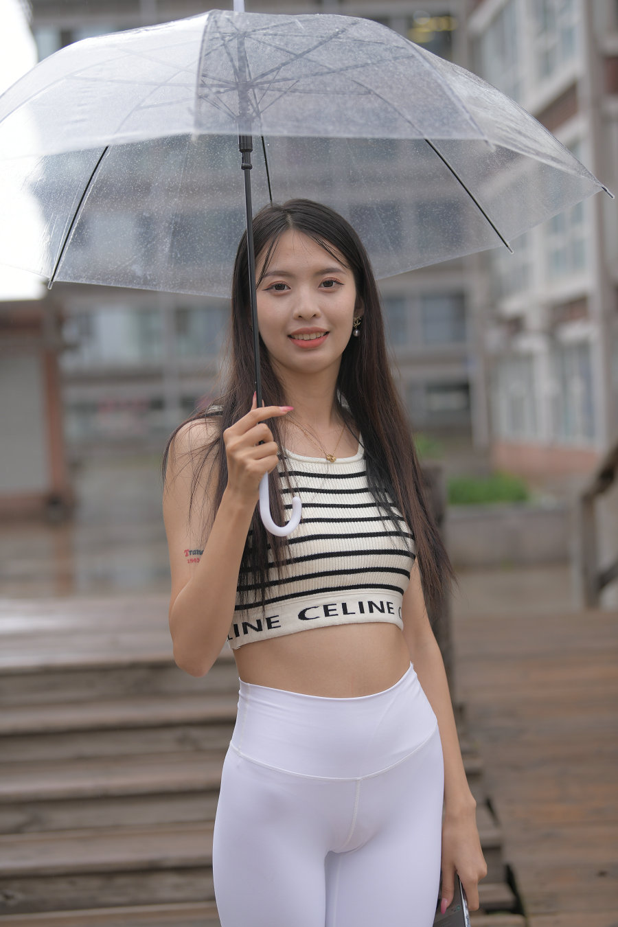 图片[1]-打伞的白色瑜伽裤女孩J2986 622P1V-22.06GB-婷美图