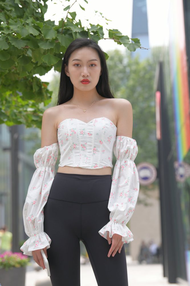 黑色瑜伽裤女孩J2212 740P1V-23.6GB-婷美图