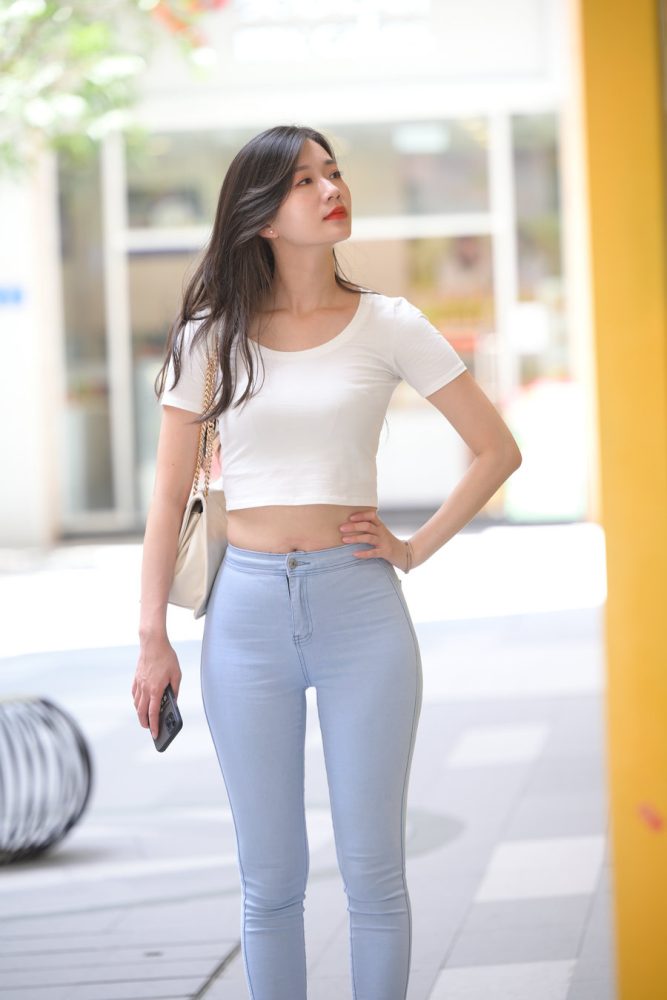 图片[2]-正在逛街的紧身牛仔裤女孩J1815 1112P1V-30.2GB-婷美图
