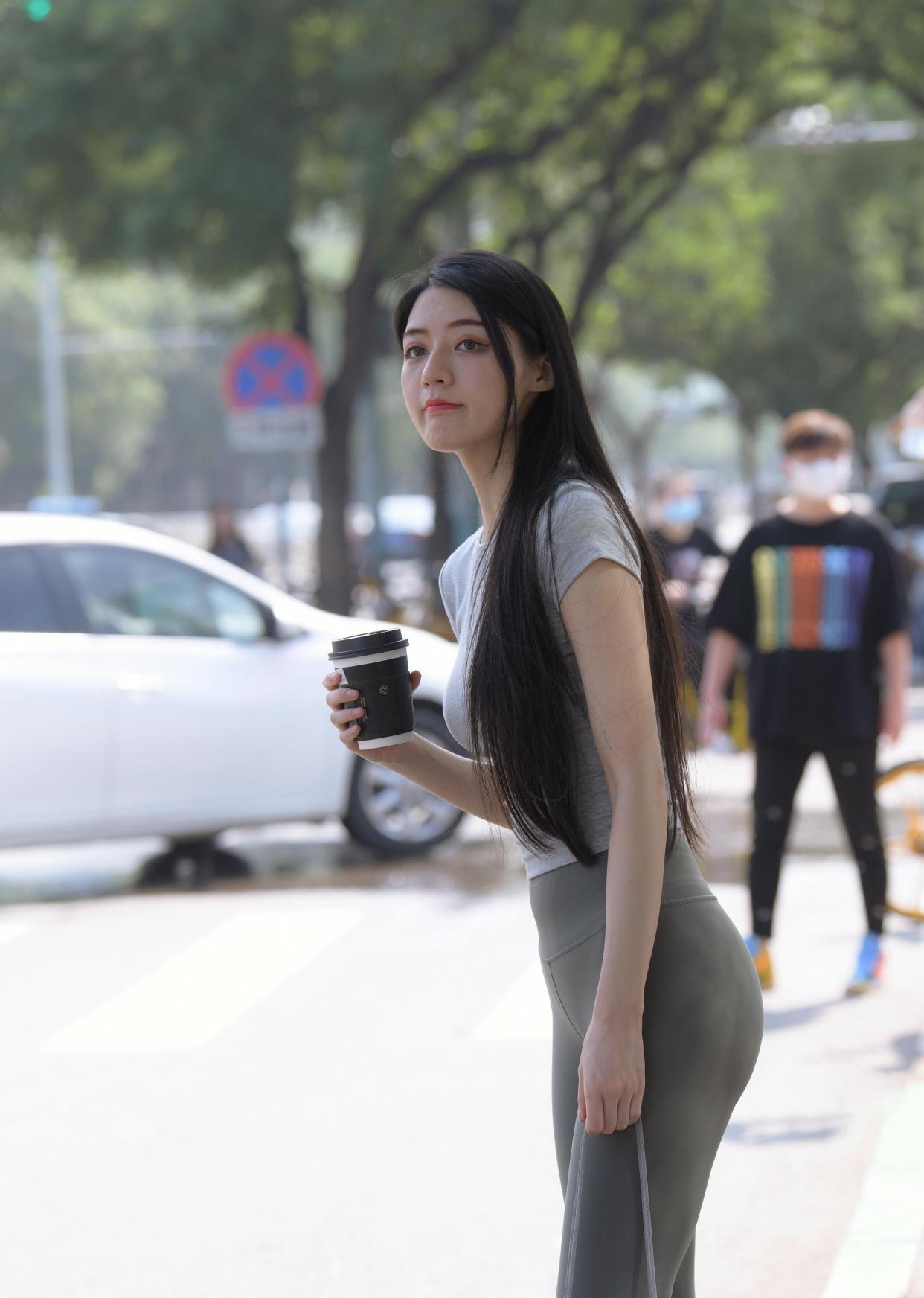 图片[3]-在外面逛街的瑜伽裤女孩J2240 449P1V-16.7GB-婷美图