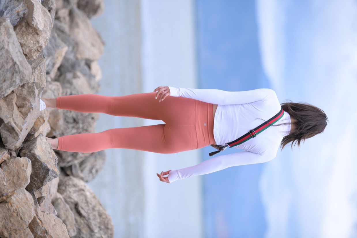 图片[6]-橙色瑜伽裤的高马尾姑娘【615P】00051-婷美图