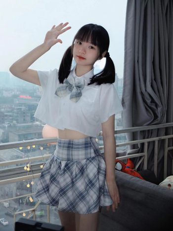 图片[6]-网格丝袜的清纯双马尾小姑娘-婷美图
